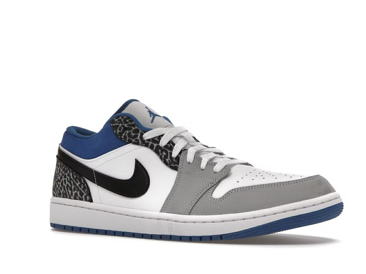 Jordan 1 Low SE - True Blue 2