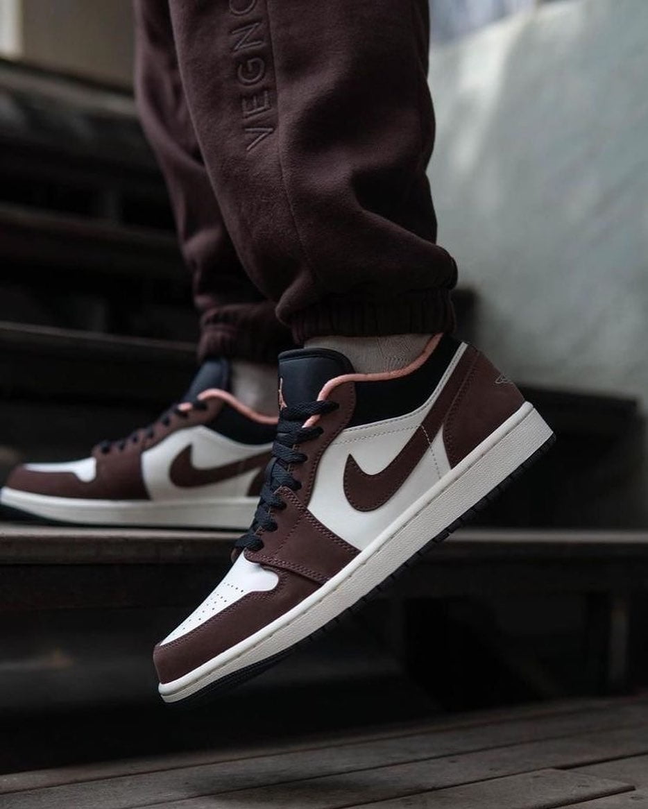 Jordan 1 SE Low Mocha 1