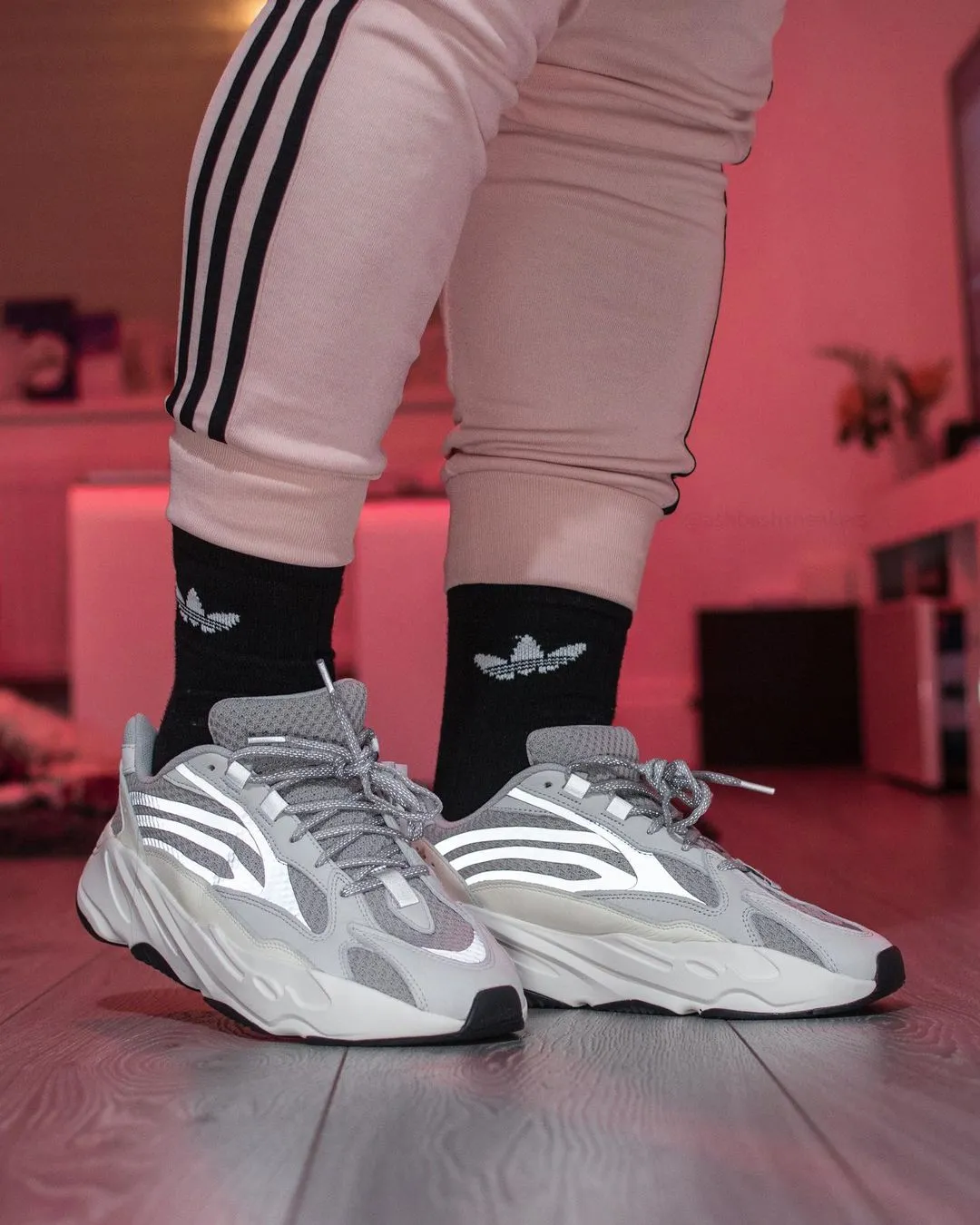 adidas Yeezy Boost 700 V2 - Static 6