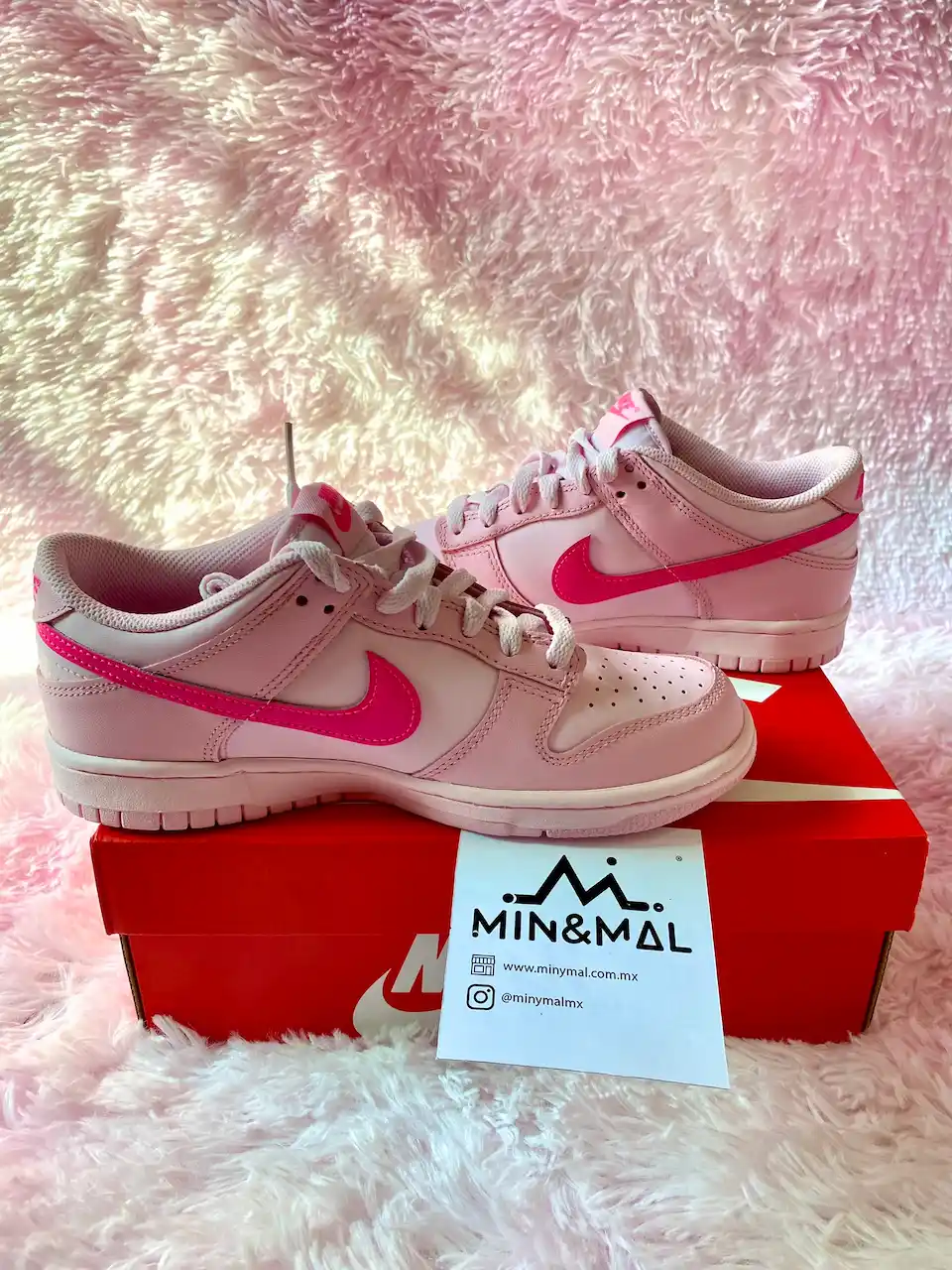 Nike Dunk Low Triple Pink Barbie tenis sneakers minymal 6 (1) tenis Nike Dunk Low Triple Pink Barbie lado izquierdo