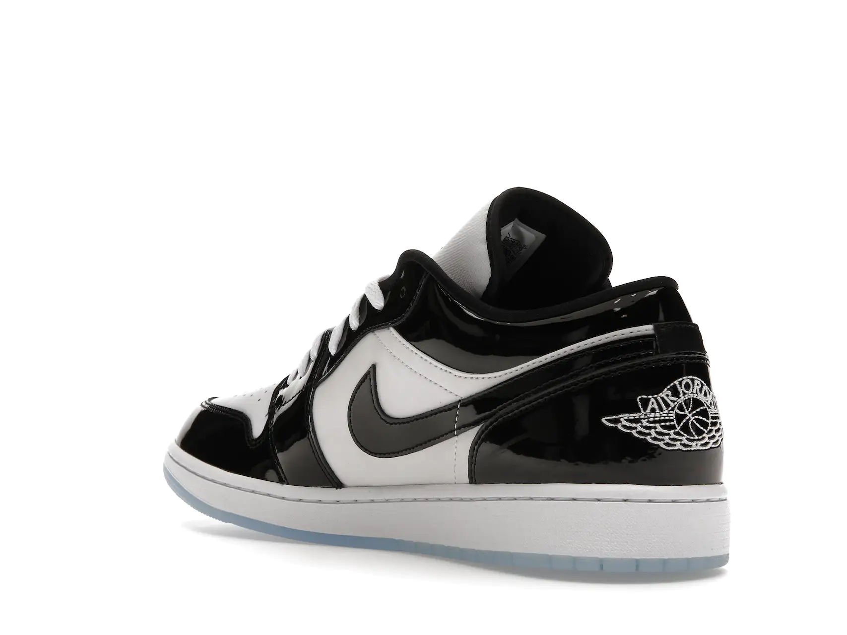 tenis Jordan 1 Concord (2023) lado izquierdo inclinado tenis Jordan 1 Concord (2023) lado izquierdo inclinado