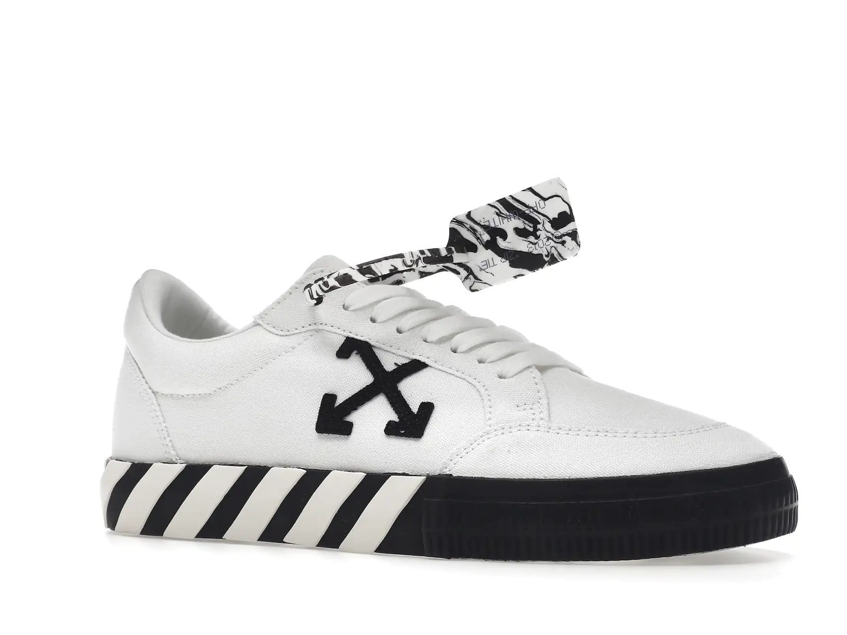 Off-White Vulcanized Low - Canvas White Black tenis minymal sneakers 2 tenis Off-White Vulcanized Low - Canvas White Black lado derecho frente