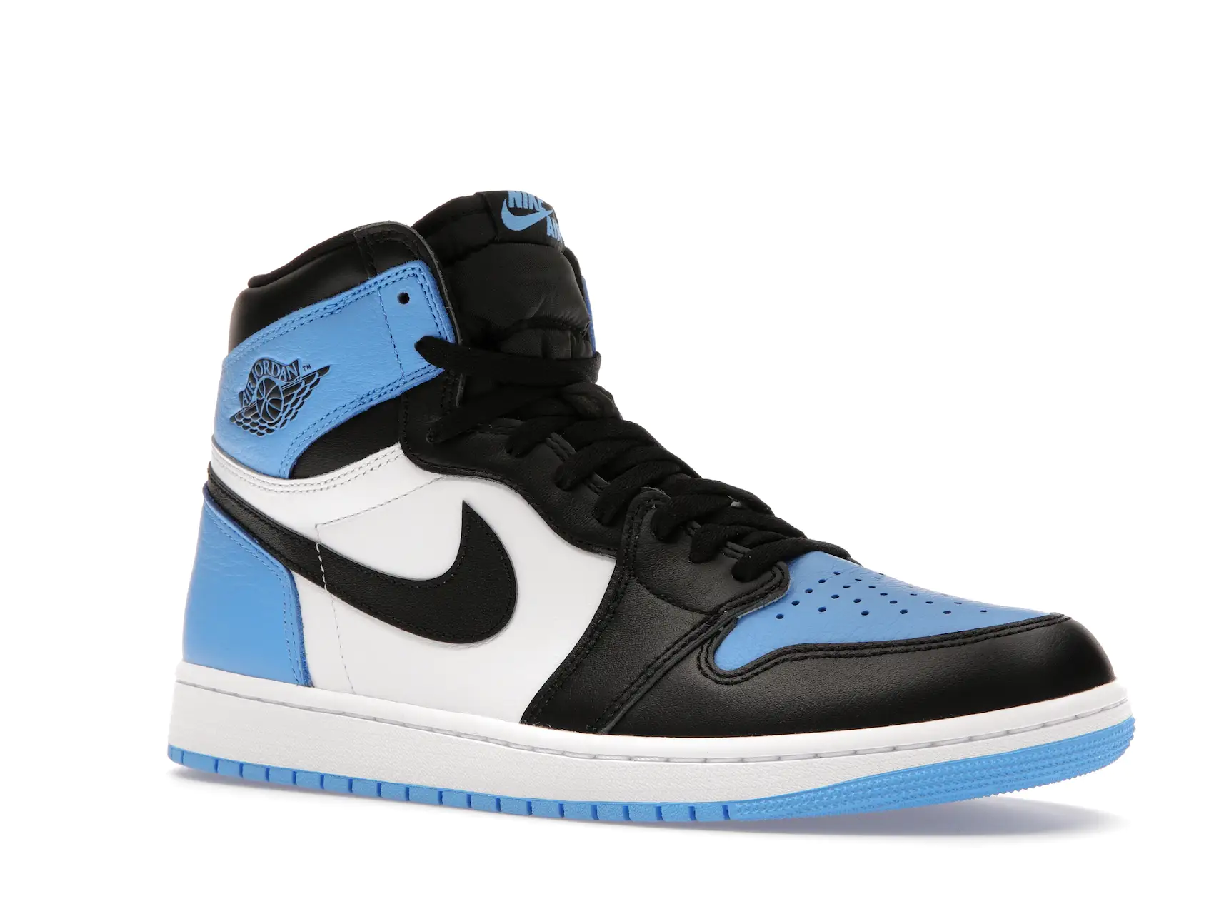 Jordan 1 Retro High OG UNC Toe DZ5485-400 tenis sneakers minymal 2 Jordan 1 Retro High OG UNC Toe lado derecho inclinado