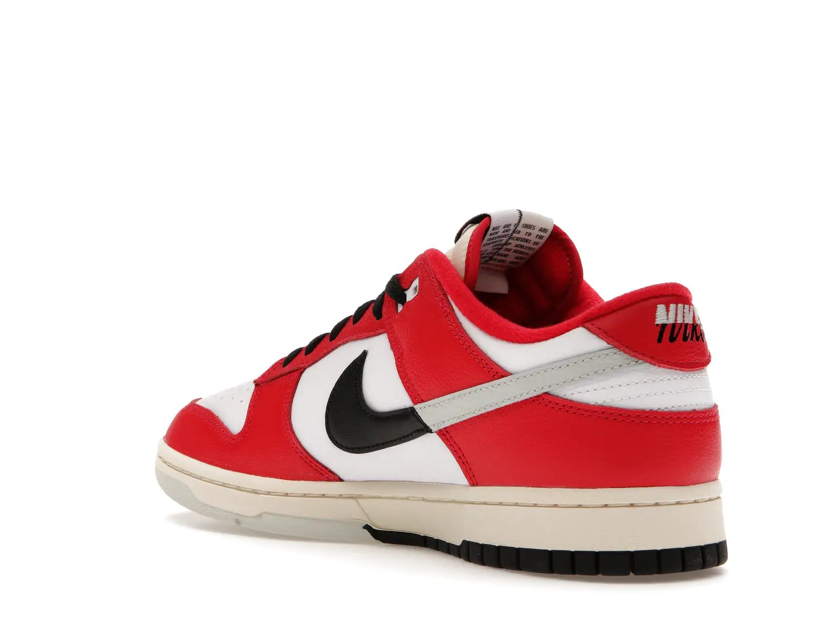 Nike Dunk Low Chicago Split DZ2536-600 sneakers minymal tenis 3 tenis Nike Dunk Low Chicago Split lado izquierdo inclinado