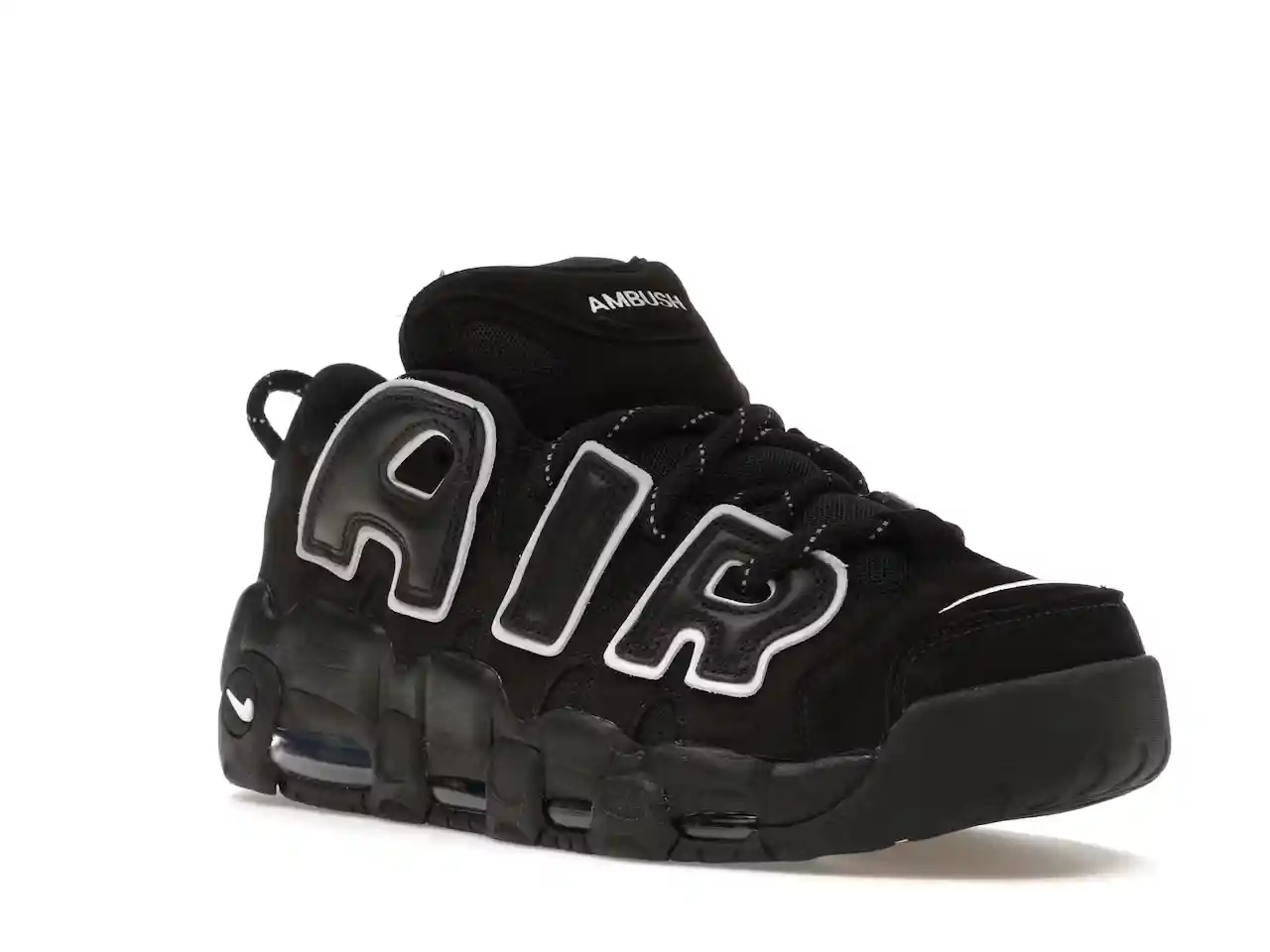 Nike Air More Uptempo Low x AMBUSH - Black FB1299-001 tenis sneakers minymal 2 Nike Air More Uptempo Low x AMBUSH - Black parte delantera derecha