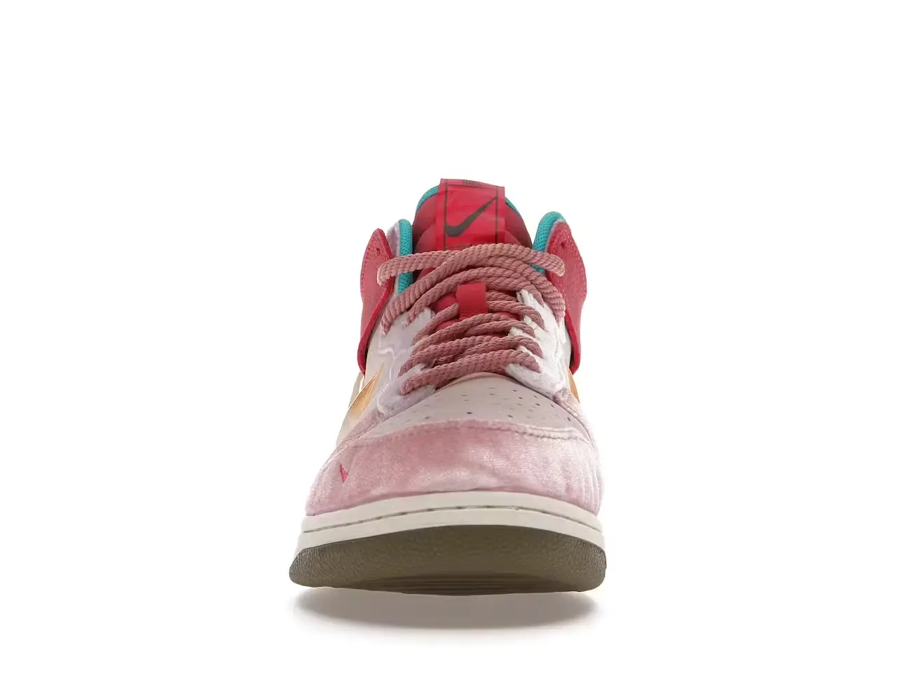 tenis Nike Dunk Mid x Social Status Strawberry Milk DJ1173-600 minymal sneakers 4 tenis Nike Dunk Mid x Social Status Strawberry Milk DJ1173-600 4