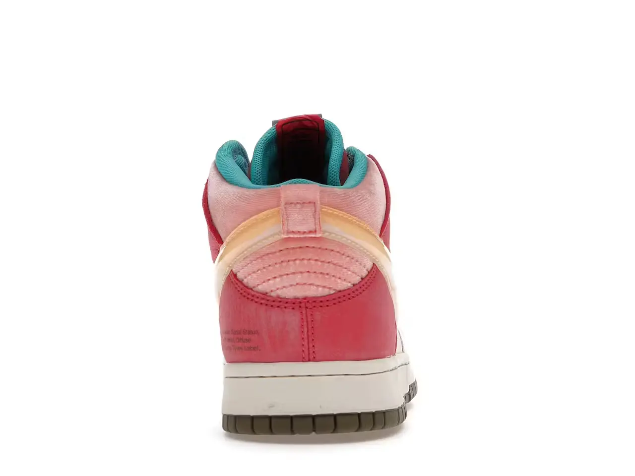 tenis Nike Dunk Mid x Social Status Strawberry Milk DJ1173-600 minymal sneakers 5 tenis Nike Dunk Mid x Social Status Strawberry Milk DJ1173-600 5