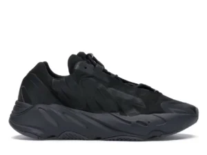 tenis adidas Yeezy Boost 700 MNVN Triple Black FV4440 sneakers minymal
