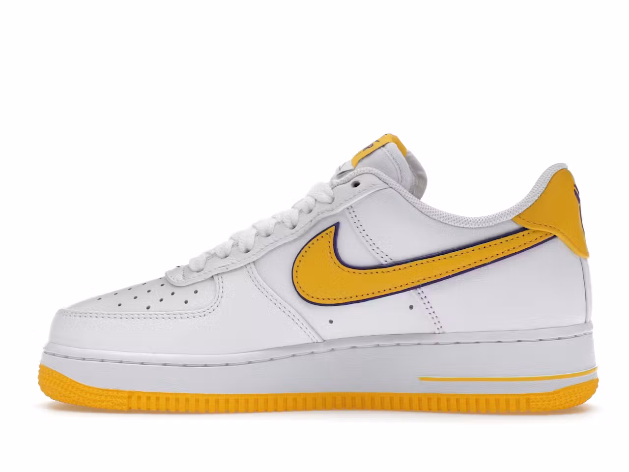 Tenis Nike Air Force 1Kobe Bryant Lakers Home FZ1151-100 minymal sneakers 2 Tenis Nike Air Force 1Kobe Bryant Lakers Home FZ1151-100 minymal sneakers 2