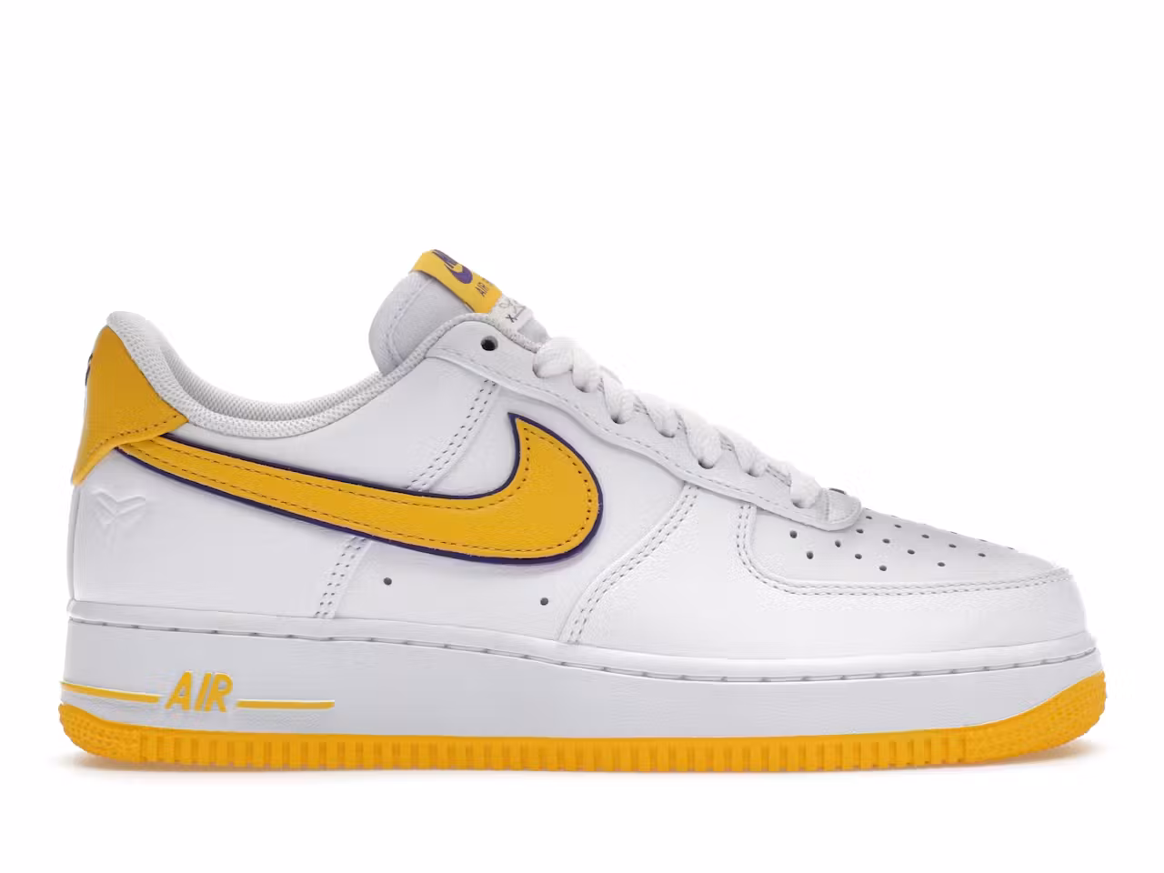 Tenis Nike Air Force 1 Low Retro QS Kobe Bryant Lakers Home FZ1151-100 minymal sneakers Tenis Nike Air Force 1 Low Retro QS Kobe Bryant Lakers Home FZ1151-100 minymal sneakers